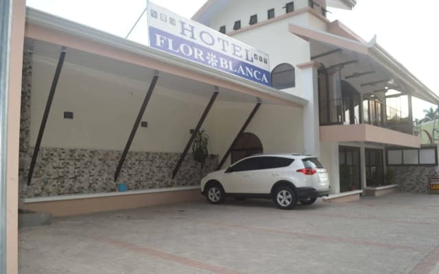 Hotel Flor Blanca