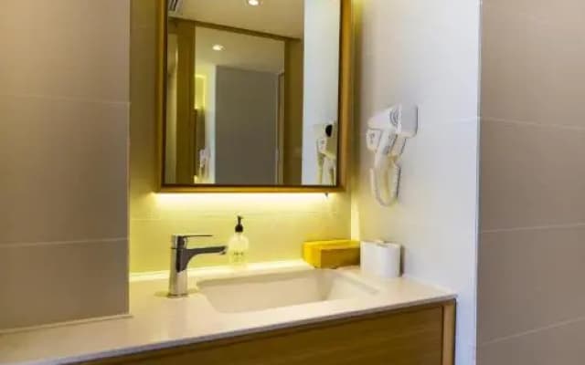Ji Hotel Zhuozhou East Railway Station