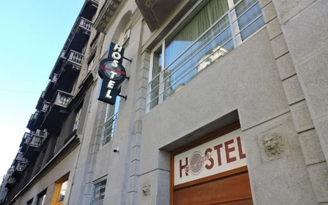 Roommates Hostel