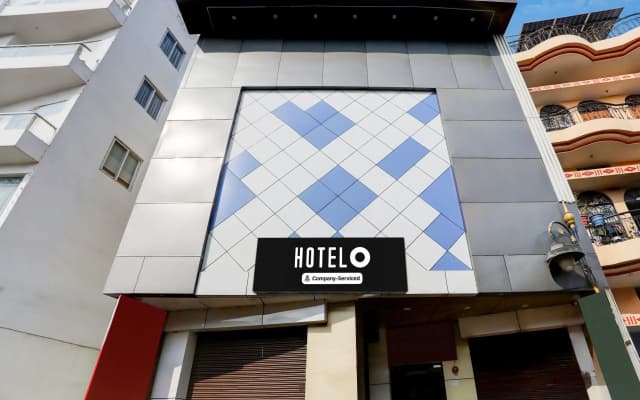 Super OYO Hotel O Sankat Mochan Gandhi Nagar