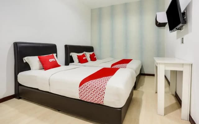 OYO 89583 Grove Hotel