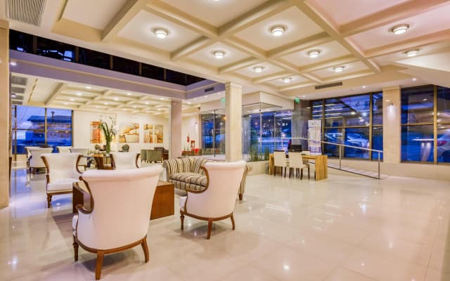 Alma del Lago Suites & Spa