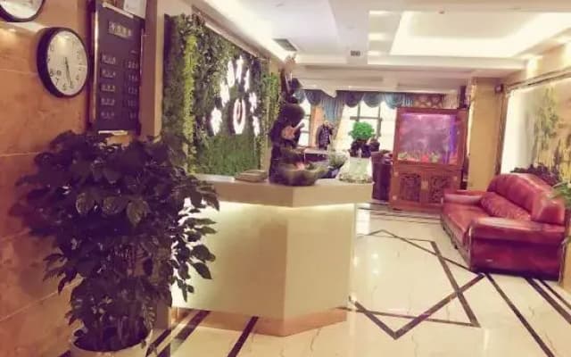 Quxian Jinshangyuan Business Hotel