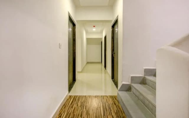 Treebo Kings Inn Vashi