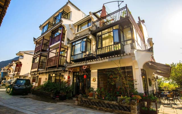 Secret Courtyard Resort Hotel