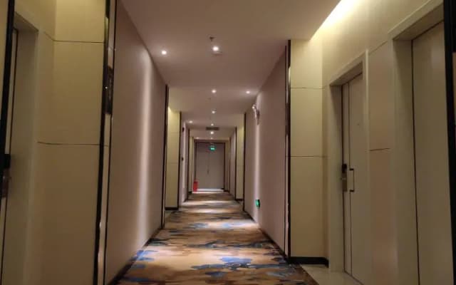 Shell Hotel Dongguan Shipai Town Lifeng Square