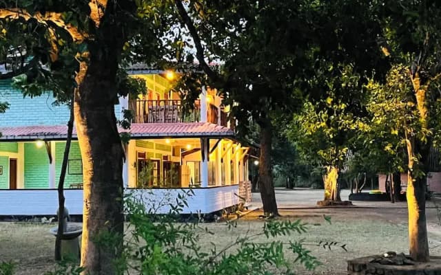 Funky Leopard Safari Lodge Bordering Yala National Park - Hostel
