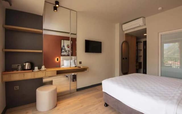 Morina Deluxe Hotel