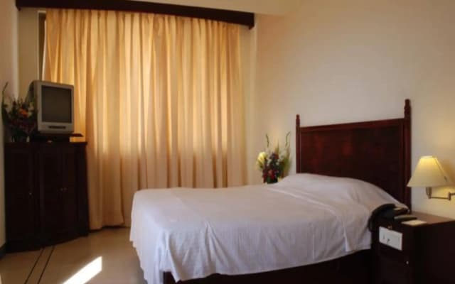 Paradise Isle Beach Resort