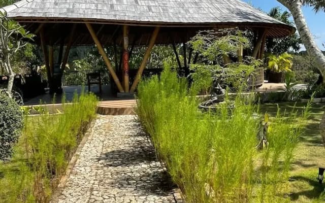 Tinggian Hill Retreat