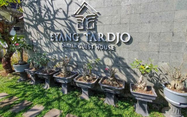 Rumah Eyang Tardjo Syariah
