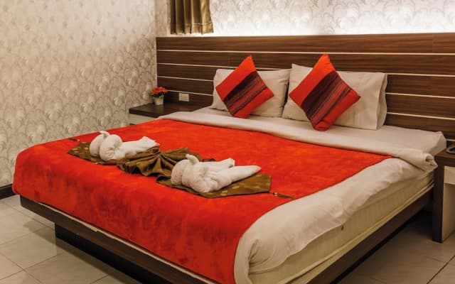The Shades Hotel 50 meter Beach Front