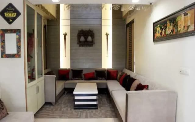 OYO 557 Hotel Lavish Inn