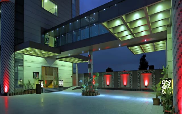 Brijwasi Lands Inn