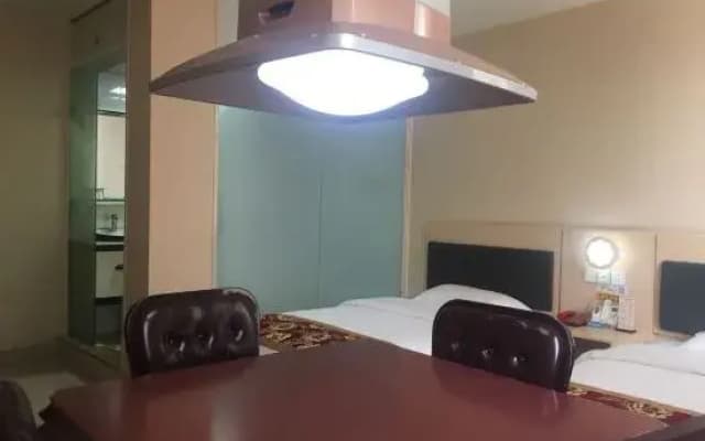 Honghua Business Hotel
