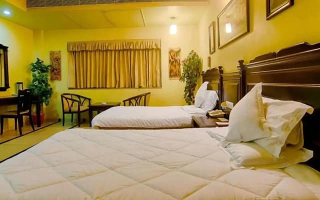 Hotel La Casa Inn