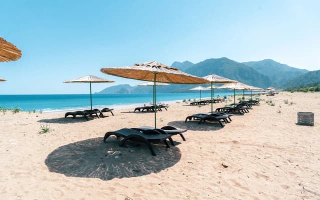 Бунгало Etenna Beach Bungalows