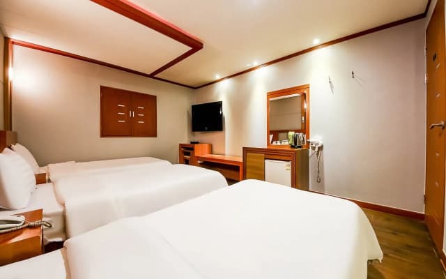 J Hotel Suwon