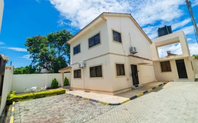 Lux Suites Nyali Holiday Villa