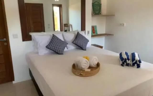 3 Monkeys Lembongan