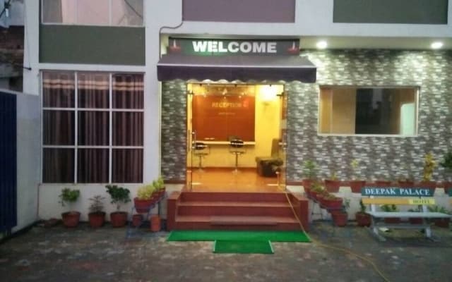 Hotel Deepak Palace