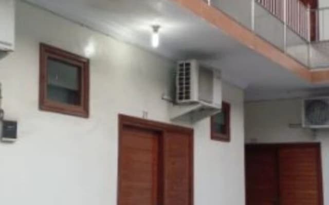 RedDoorz Plus near Cito Mall Surabaya