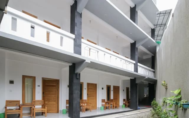Airy Batu Layar Raya Senggigi KM 8 Lombok