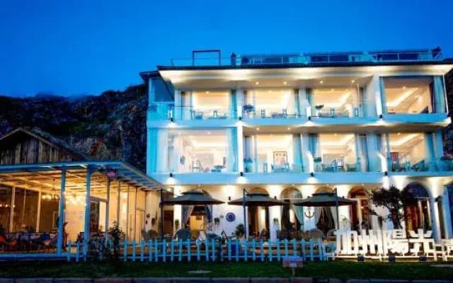 Sea Light Seascape Resort Hotel (Dali Yixi · Harbor Hotel)