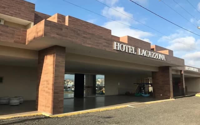 Lacazzona Hotel