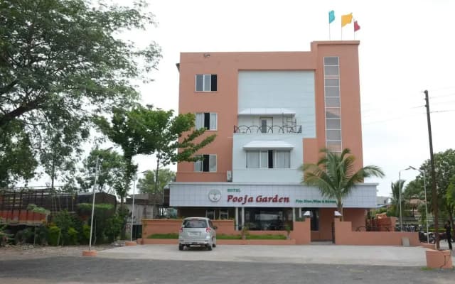 Hotel Pooja Garden