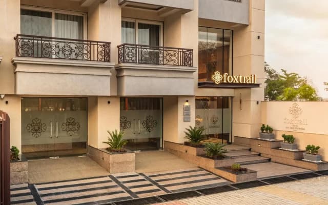 Foxtrail, Sector 42 - AM Hotel Kollection