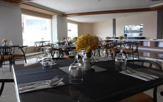 Suni Garden Lake Hotel & Resort managed by Parkside