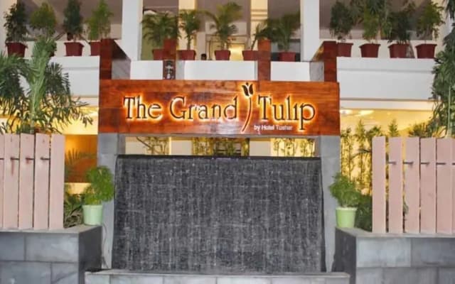 OYO 659 Hotel Grand Tulip