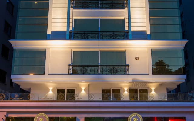 Golden Pars Hotel