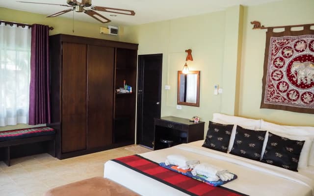 Lanta Castaway Beach Resort