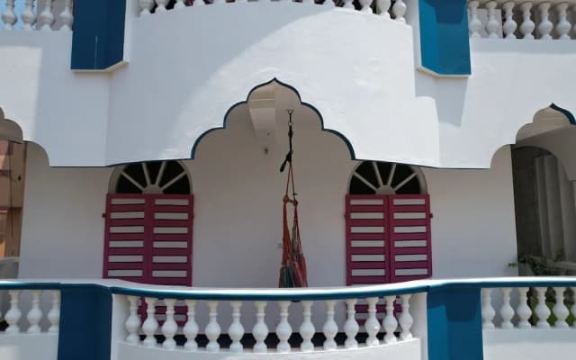 Holi-Wood Guesthouse