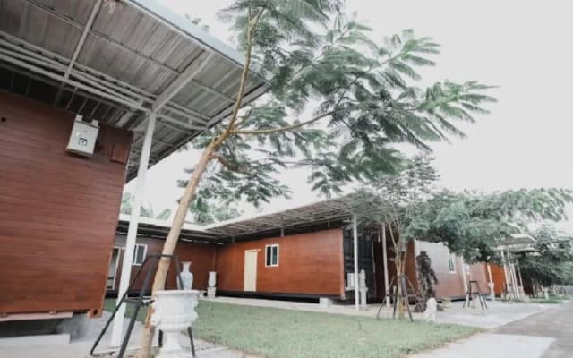 Happyland Residence
