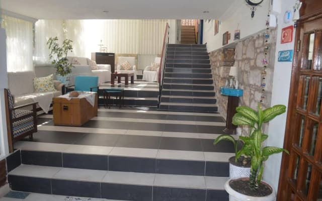 Tunç Otel - Ayvalık