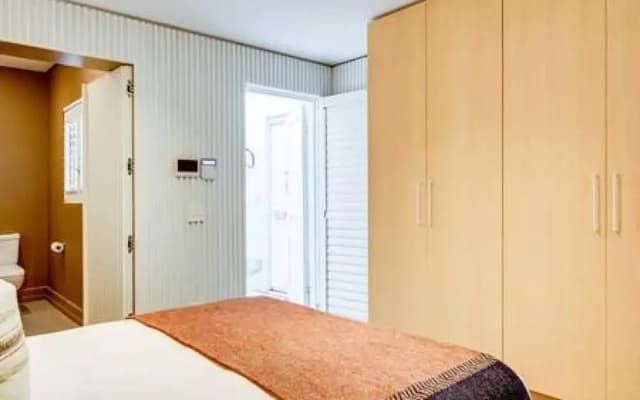 Magnificent Heritage Home w Sweeping Views of the City Oranjezicht Heritage