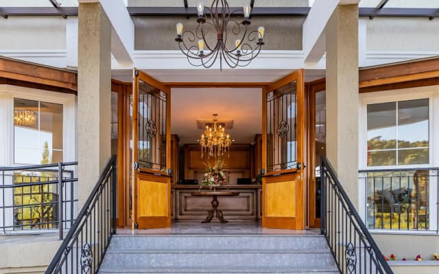 Colina Lagos Hotel