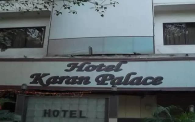 Hotel Karan Palace