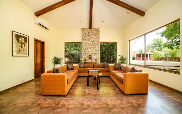 Lemon Tree Wildlife Resort  Bandhavgarh