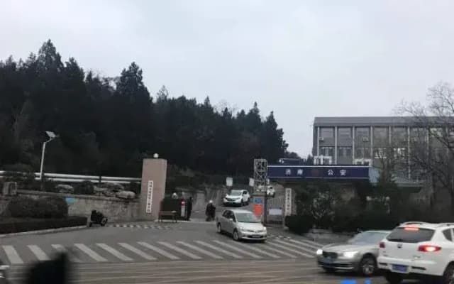 Vienna Hotel (Jinan qianfoshan Shungeng International Convention and Exhibition Center Store)