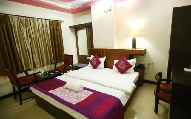 Hotel Monarch