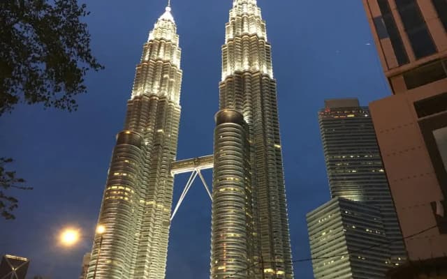 Hotel Stripes Kuala Lumpur, Autograph Collection