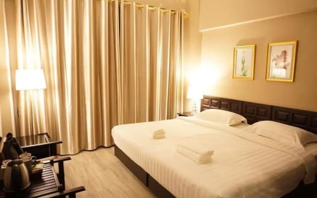 Taris Art Hotel Phrae