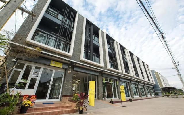 Bees Smile Hotel