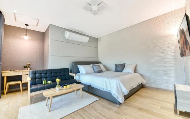 Sokcho Lasso Pool Villa Pension
