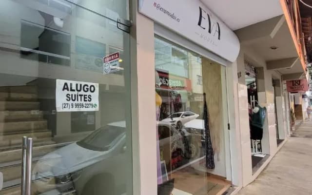 Suite climatizada, ao lado da praca principal