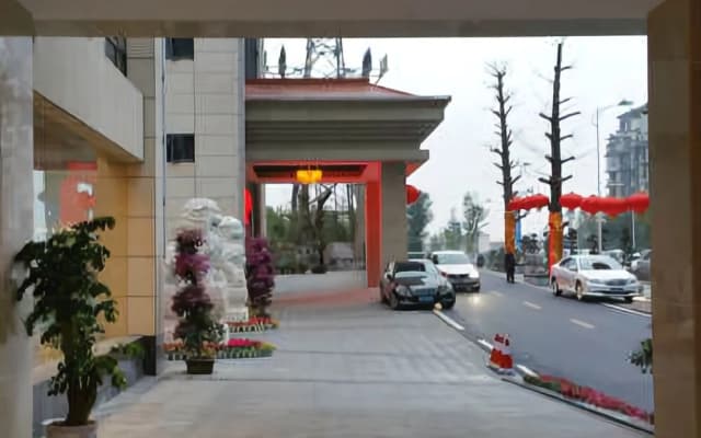 Luzhou Fengzeyuan Hotel
